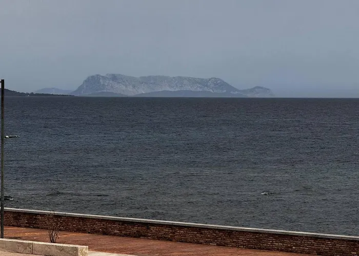 Tavolara View In Apartamento Santa Lucia (Sardinia)
